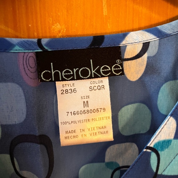 Cherokee Designer Vintage 2010 Scrubs Short Sleeves Top Medium EUC - Picture 3 of 6